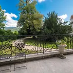 Chateau De Hotel