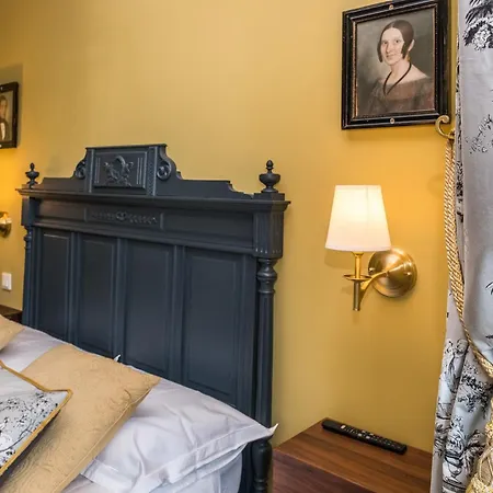 Chateau De Hotell 4*